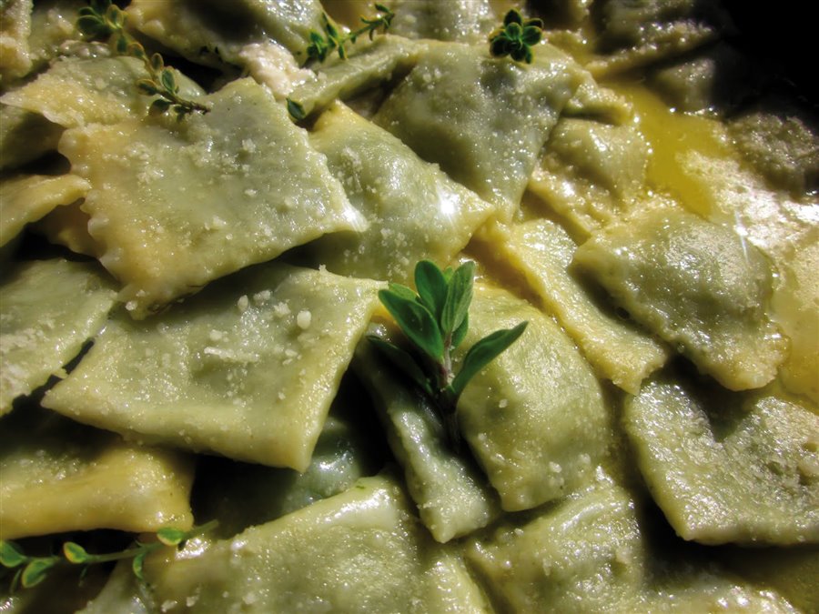 Ravioli di erbette e boragine